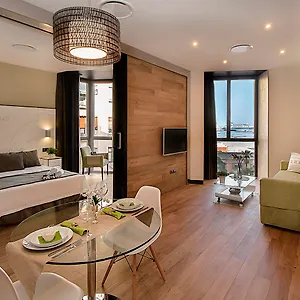 https://apartamentos-suites-oficentro-deluxe.es-andalucia.com